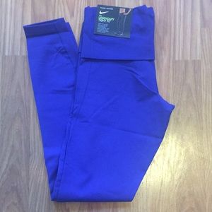 Nike Legendary Tight Fit